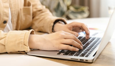 63% of Auto Parts Brands Now Sell Directly: How to Integrate Your Commercial Network Without Losing Key Partners