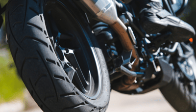 Motopartes em alta: como o catálogo digital acelera as vendas online no setor de reposição?